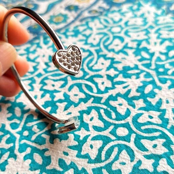 Women's Silver Bracelet with hearts at the tips - Picture 4 of 5